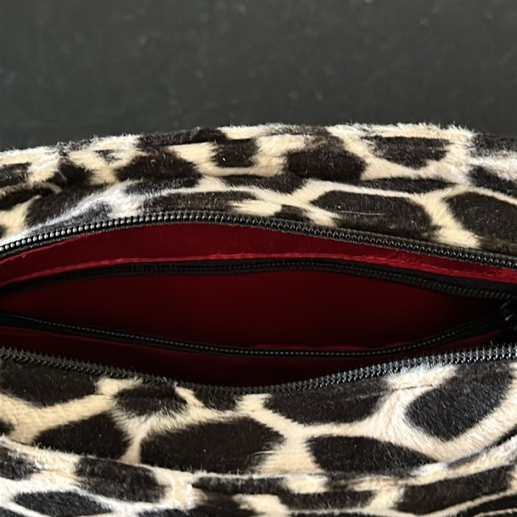 Kate Spade, Giraffe Faux Fur Animal Print Leather Handbag. Stain inside purse. - Picture 4 of 7